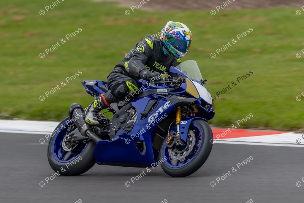 Yamaha R1 Track Session